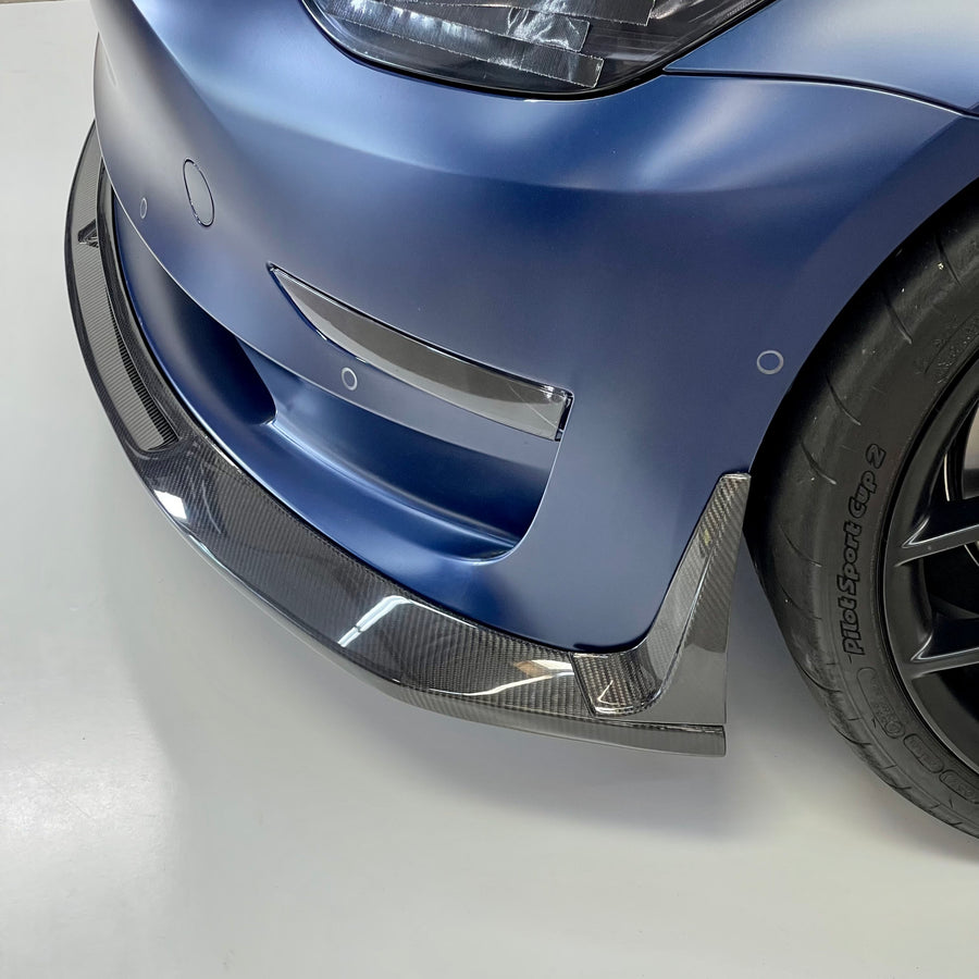 Model 3 Razzo Aero Front Lip (3 Pieces with 2 Flanges).- Real Molded Carbon Fiber