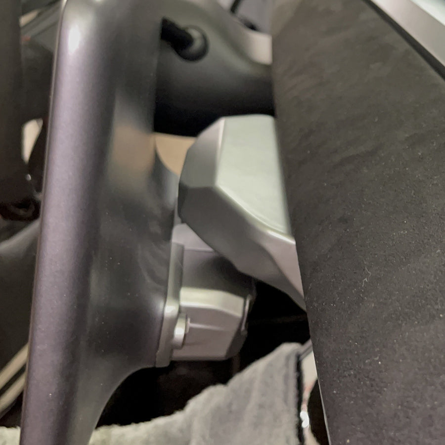 Model 3 & Y Swiveling Display Mount Version 1.0 (30 Degree Right & Left Turning)