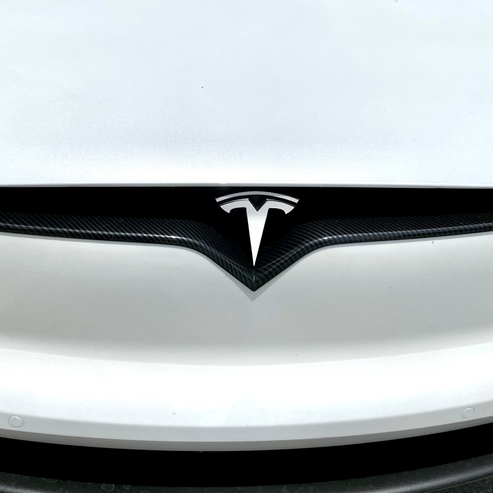 Model X Tailgate Applique &amp; Front Inlay Cap - Hydro Carbon Fiber Coated