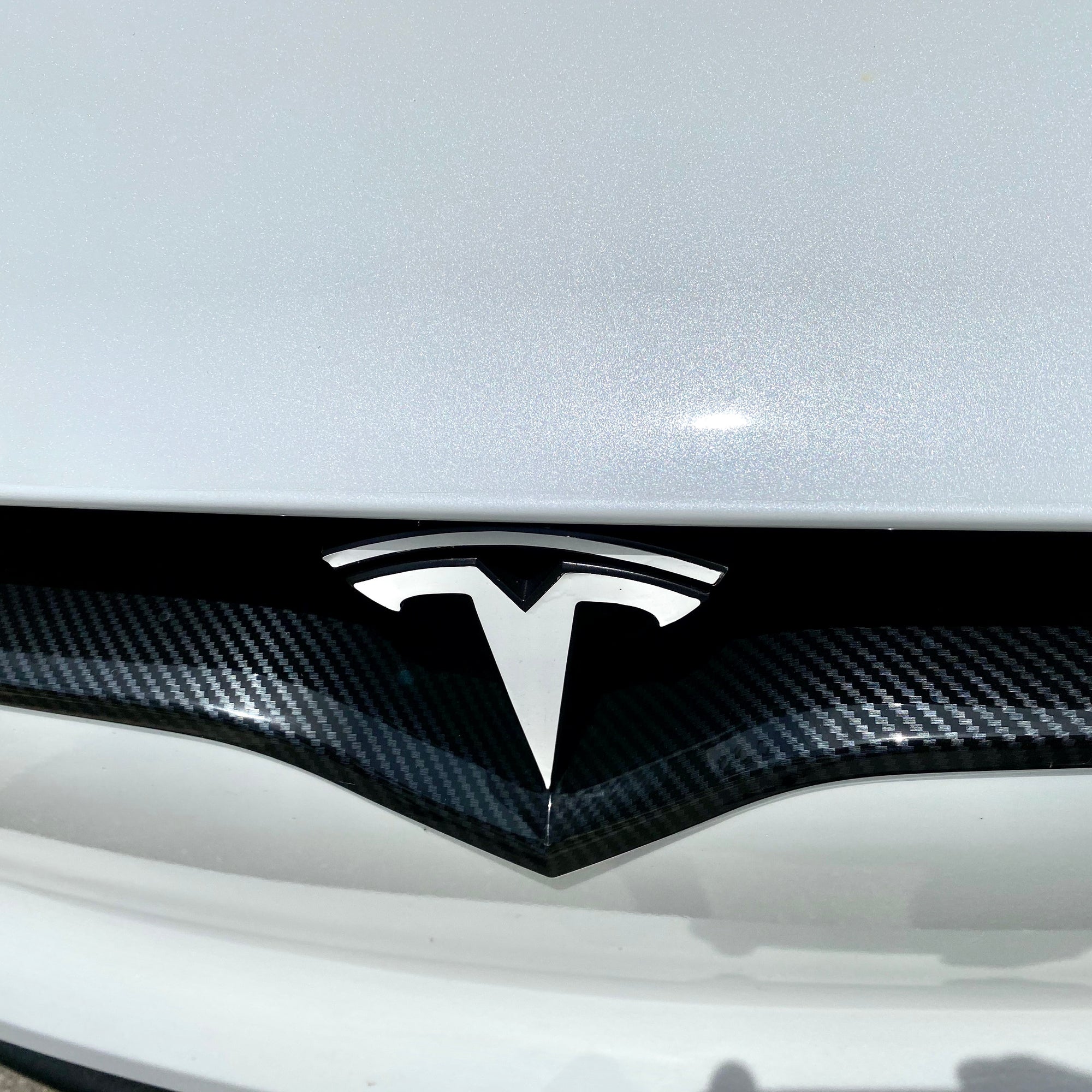 Model X Tailgate Applique &amp; Front Inlay Cap - Hydro Carbon Fiber Coated