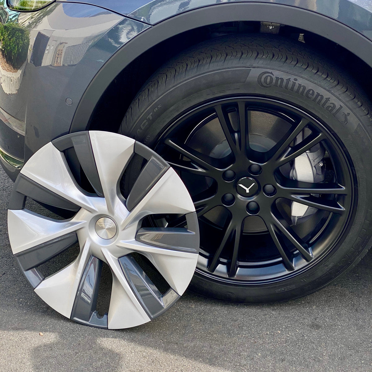 Tesla Model Y Center Caps & Lug Nut Covers - 19