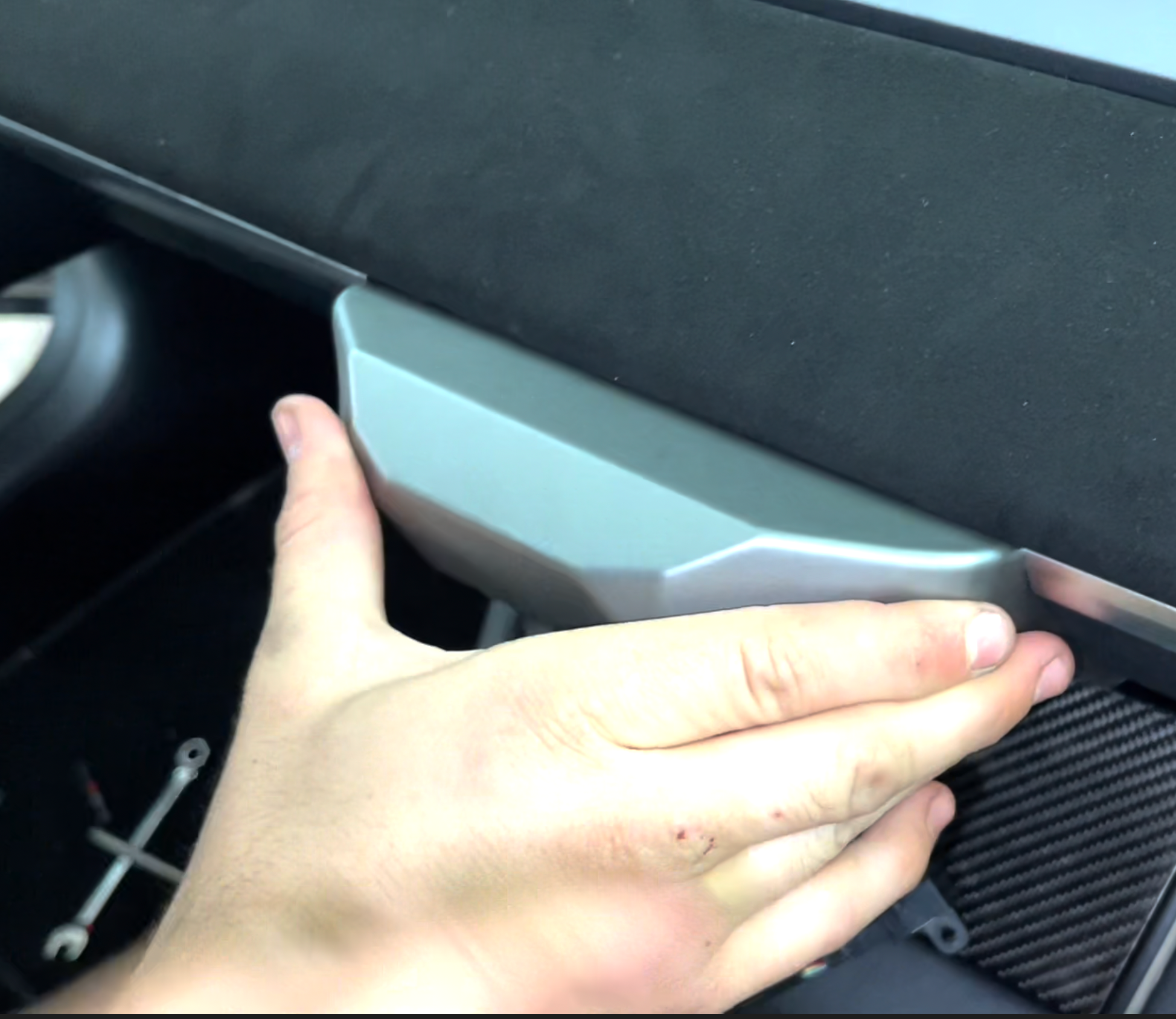 Model 3 &amp; Y 2 Way Adjustable Swiveling Display Mount Kit (Version 1.0) - Dual Axis Turning